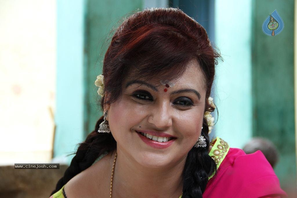 Sivappu Manidharagal Tamil Movie Photos - 41 / 67 photos