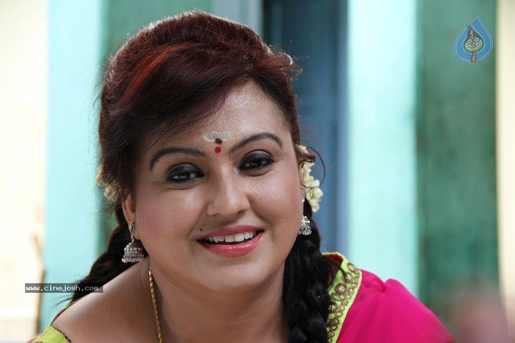 Sivappu Manidharagal Tamil Movie Photos - 47 / 67 photos