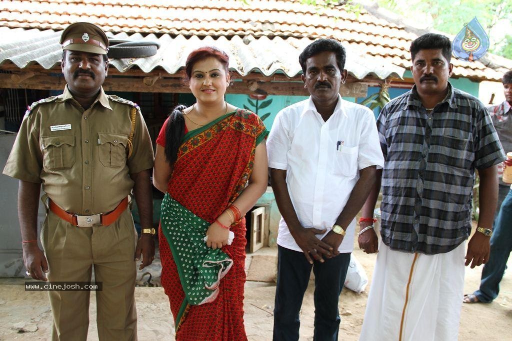 Sivappu Manidharagal Tamil Movie Photos - 49 / 67 photos