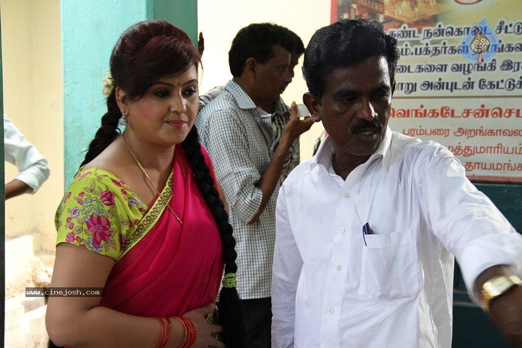 Sivappu Manidharagal Tamil Movie Photos - 66 / 67 photos