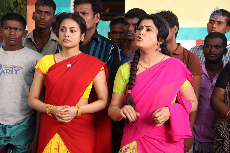 Sivappu Manithargal Tamil Movie Photos - 40 / 41 photos