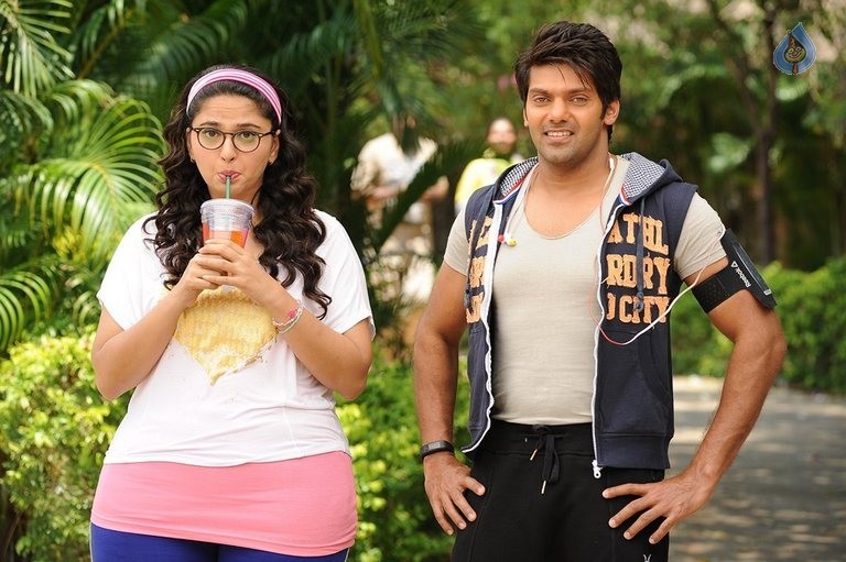 Inji Iduppazhagi Tamil Film Photos - 34 / 49 photos