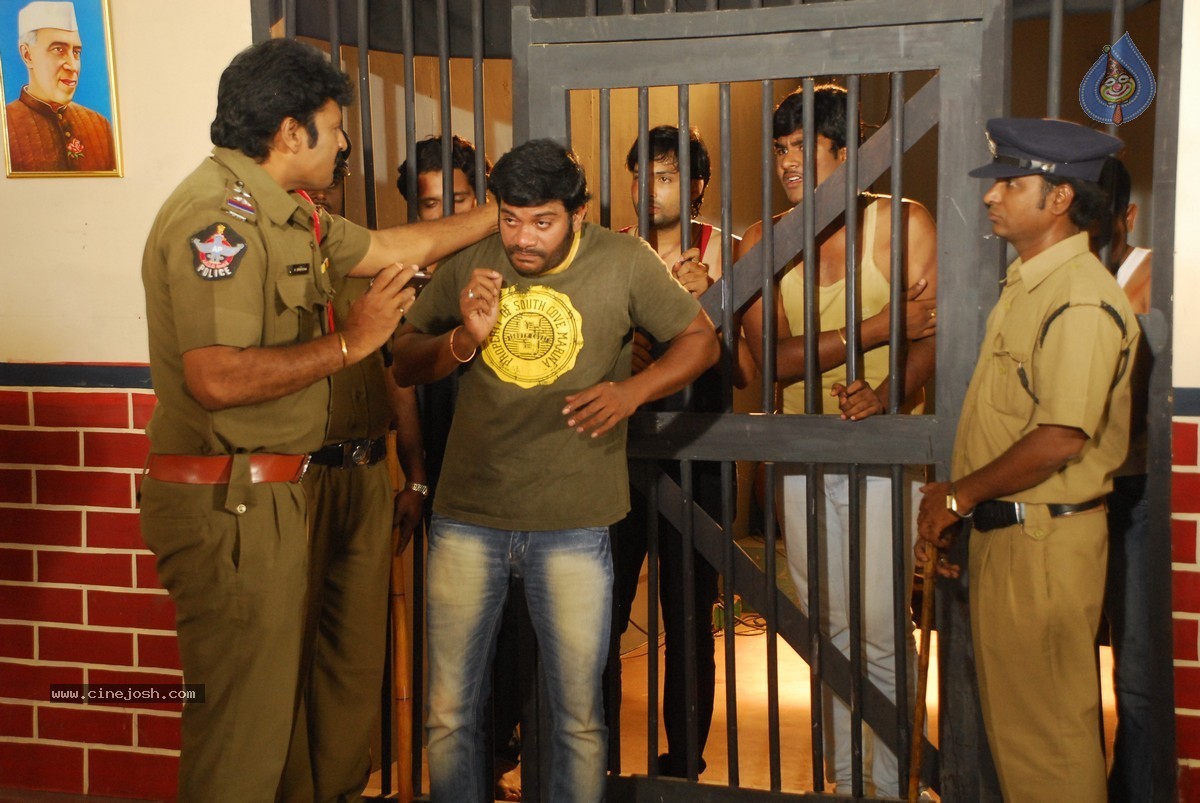 Snehame Thoduga Movie Stills - 3 / 142 photos