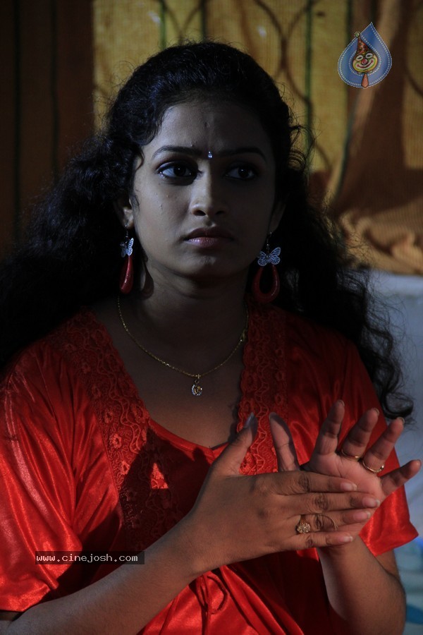 Snehame Thoduga Movie Stills - 47 / 142 photos