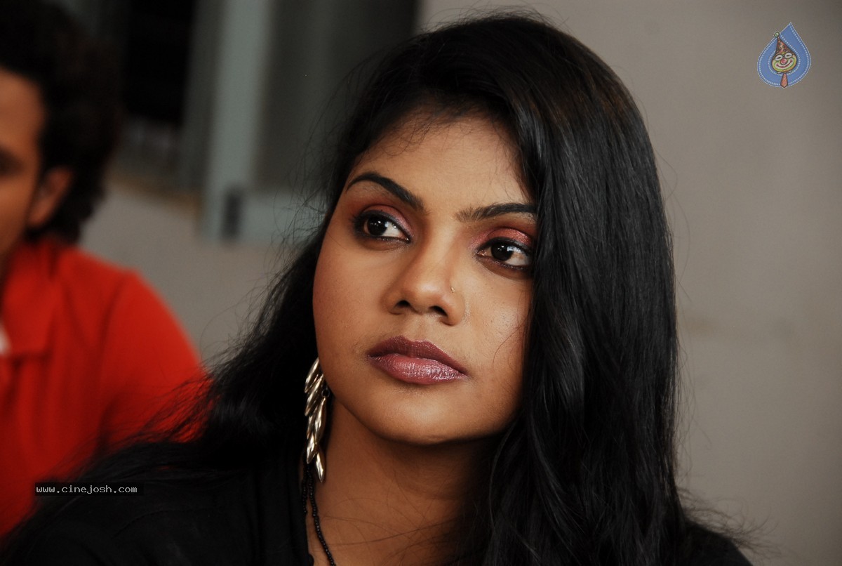 Snehame Thoduga Movie Stills - 48 / 142 photos