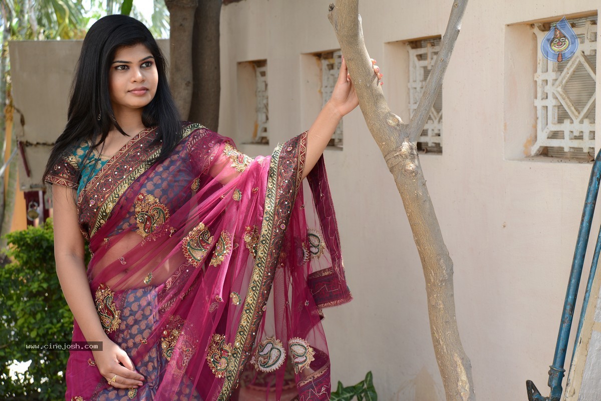 Snehame Thoduga Movie Stills - 57 / 142 photos