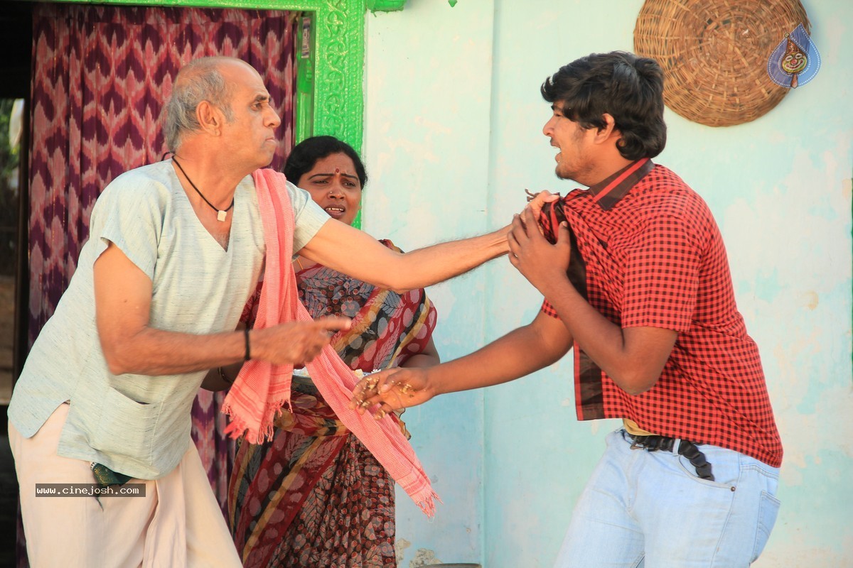Snehame Thoduga Movie Stills - 87 / 142 photos
