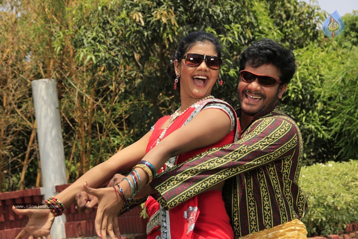 Snehame Thoduga Movie Stills - 96 / 142 photos