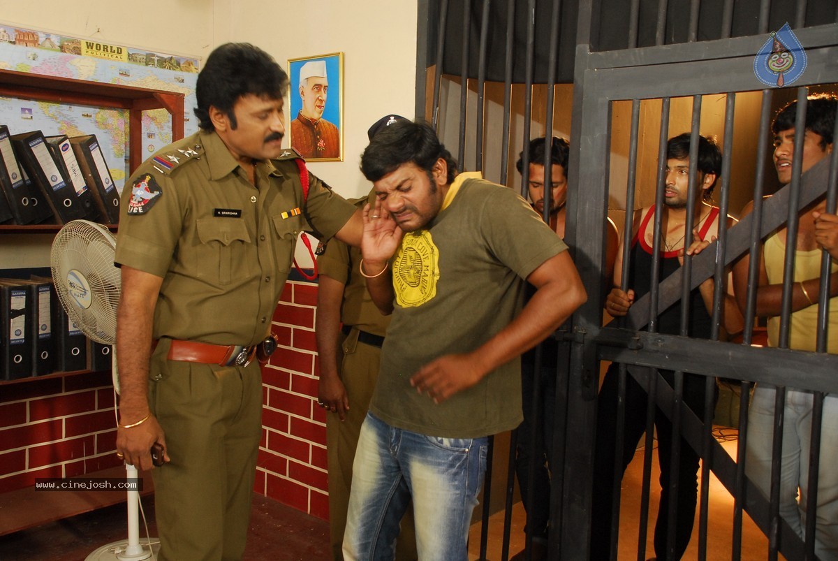 Snehame Thoduga Movie Stills - 100 / 142 photos