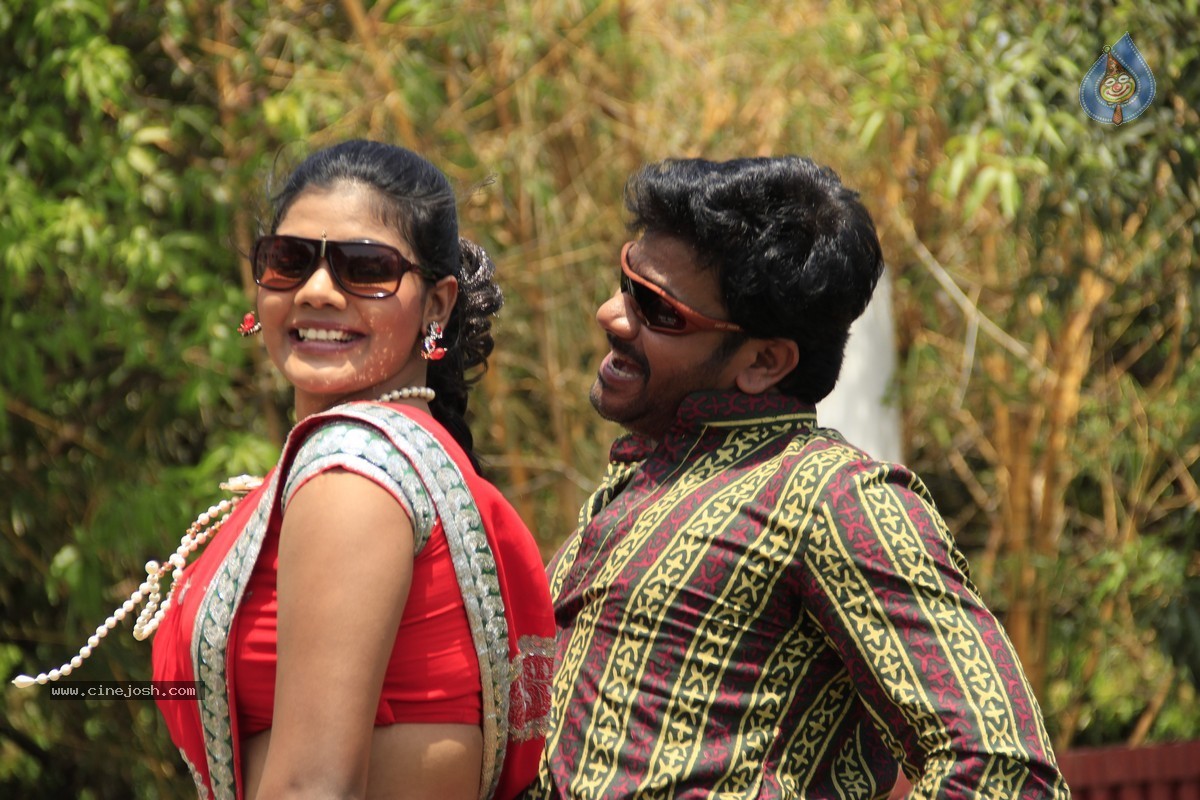 Snehame Thoduga Movie Stills - 108 / 142 photos