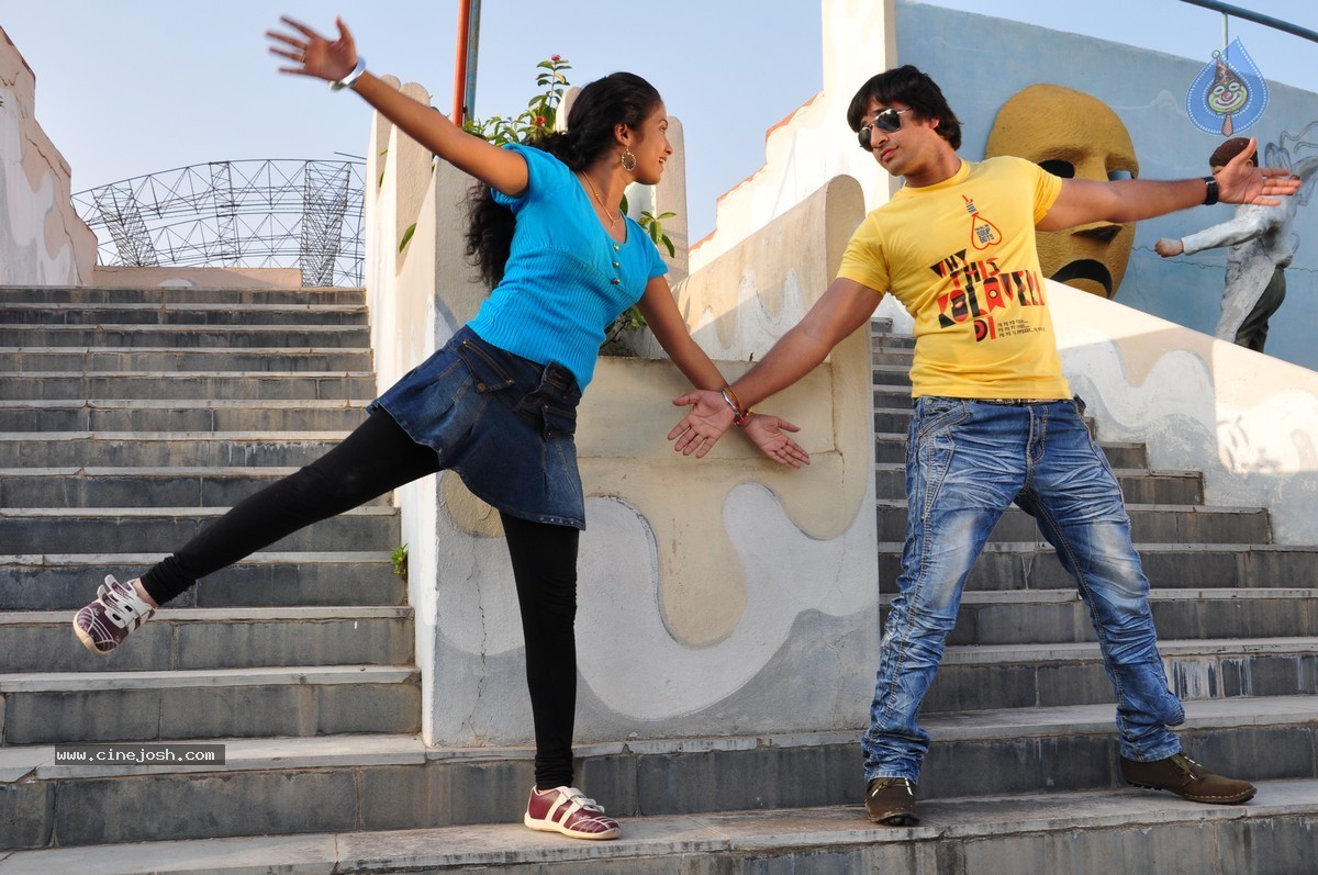 Snehame Thoduga Movie Stills - 111 / 142 photos