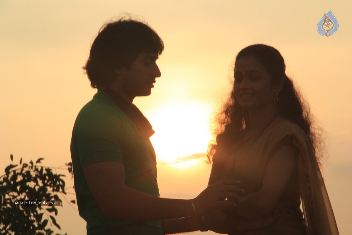 Snehame Thoduga Movie Stills - 116 / 142 photos