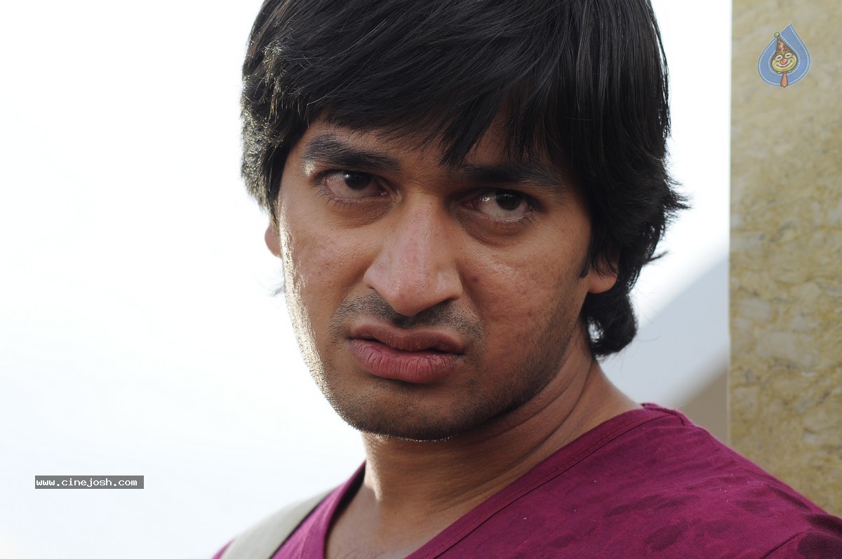 Snehame Thoduga Movie Stills - 127 / 142 photos