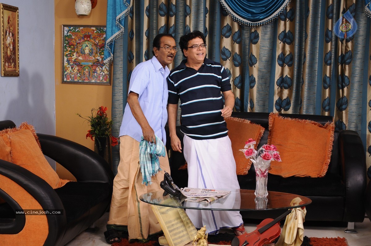 Snehame Thoduga Movie Stills - 136 / 142 photos