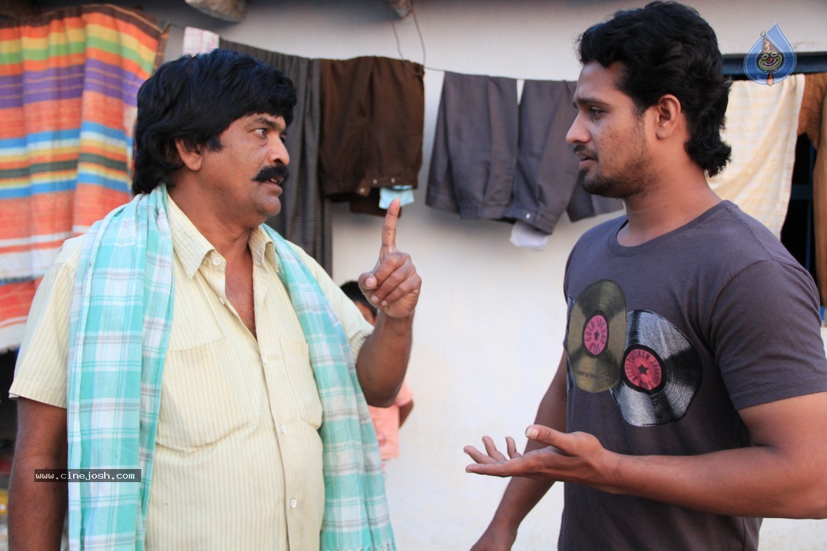 Snehame Thoduga Movie Stills - 137 / 142 photos