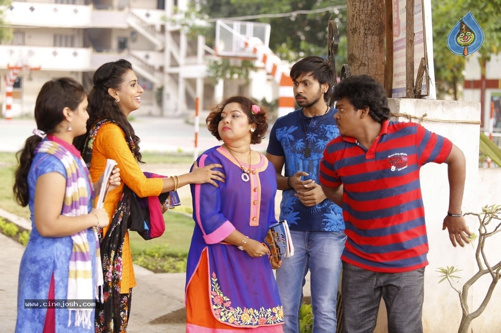 Soda Goli Soda Movie Stills And Working Stills - 13 / 36 photos