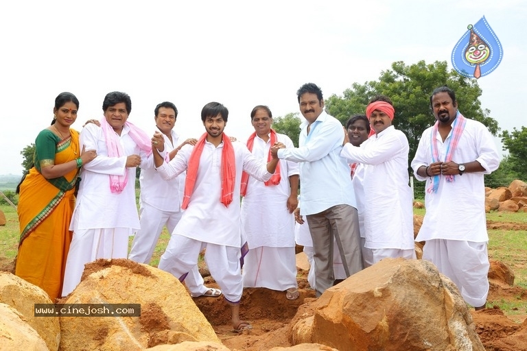 Soda Golisoda Movie Stills - 24 / 33 photos