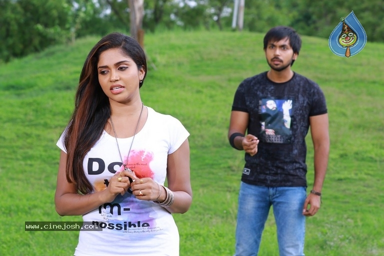 Soda Golisoda Movie Stills - 30 / 33 photos