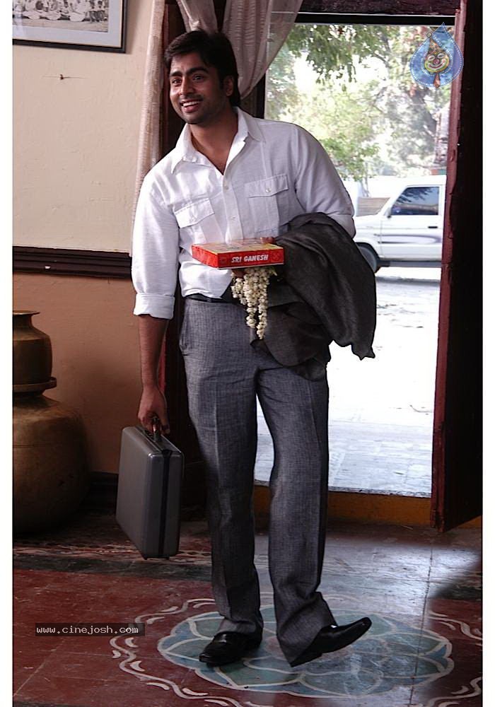 Solo Movie Latest Stills - 24 / 77 photos