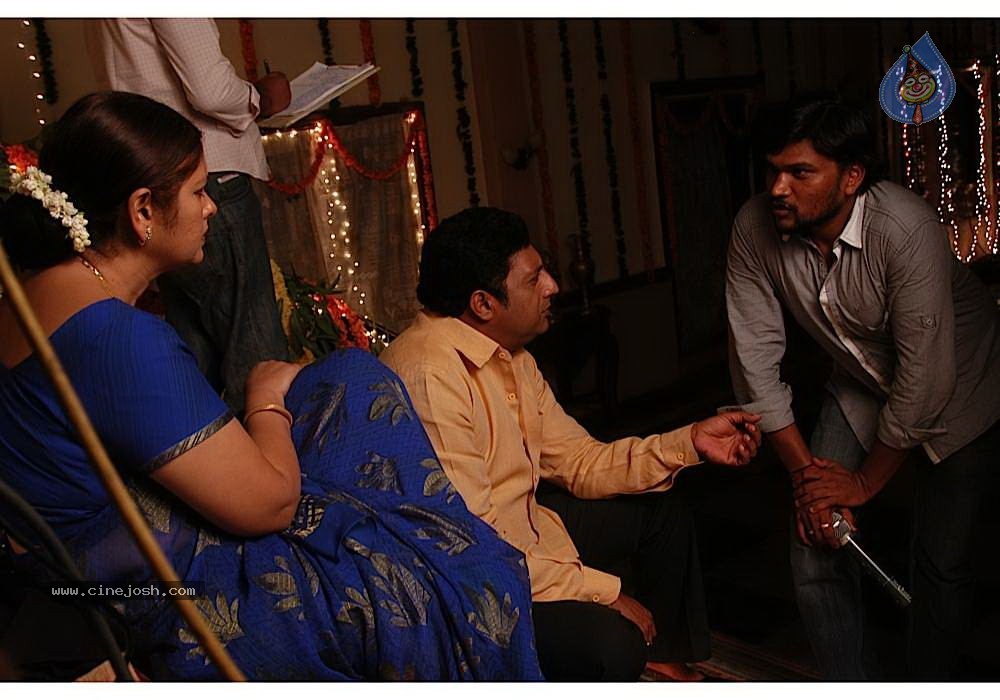 Solo Movie Latest Stills - 25 / 77 photos
