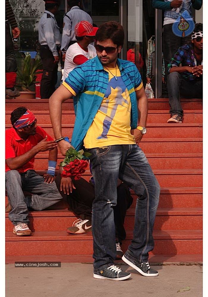 Solo Movie Latest Stills - 32 / 77 photos