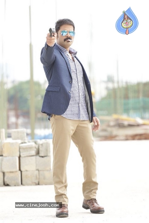 Sooryavamsi Tamil Movie Stills - 12 / 19 photos