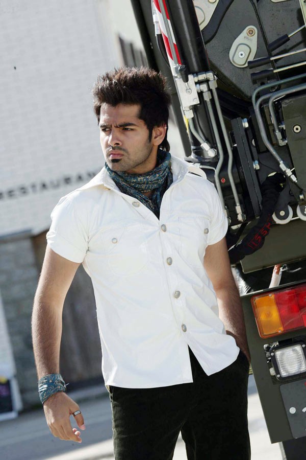 Sravanthi Movies Stills - 8 / 30 photos