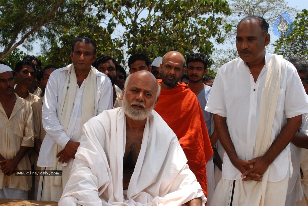 Sri Narayanaguru Movie Stills - 7 / 35 photos