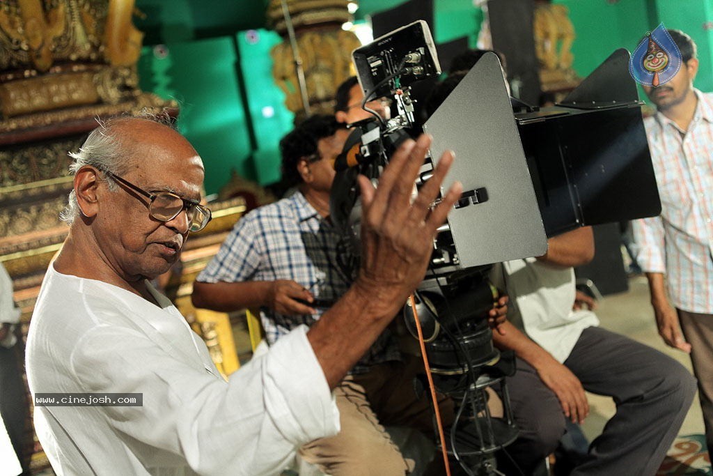 Sri Rama Rajyam Movie Working Stills - 16 / 22 photos