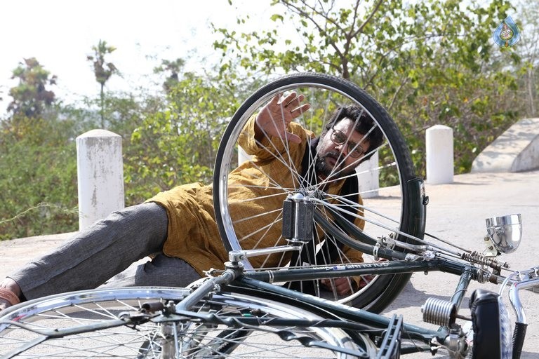 Sri Sri Movie Photos - 11 / 82 photos
