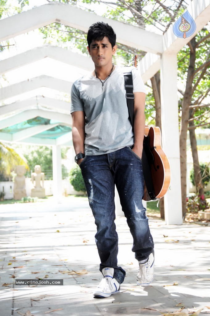 Sridhar Tamil Movie Stills - 21 / 22 photos