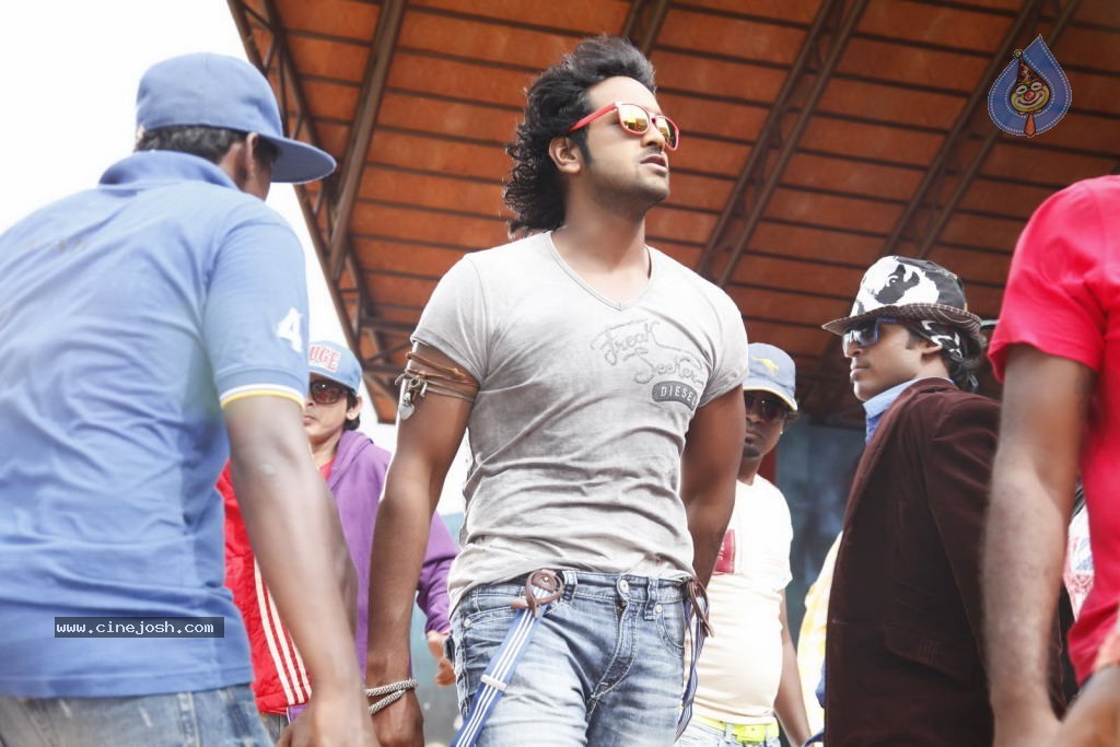 Doosukeltha Movie Stills n Walls - 3 / 43 photos