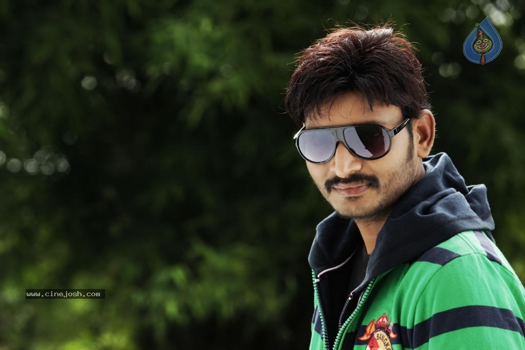 Student Star Movie Stills - 7 / 34 photos