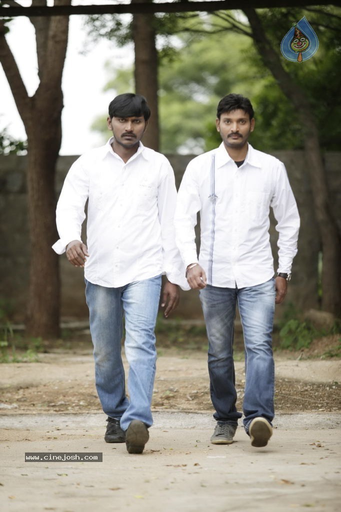 Student Star Movie Stills - 15 / 34 photos
