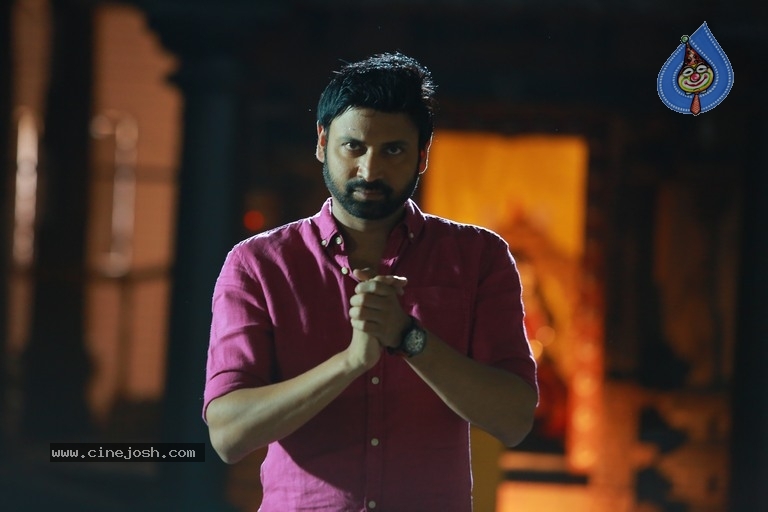 Subramaniapuram Movie Stills - 3 / 4 photos