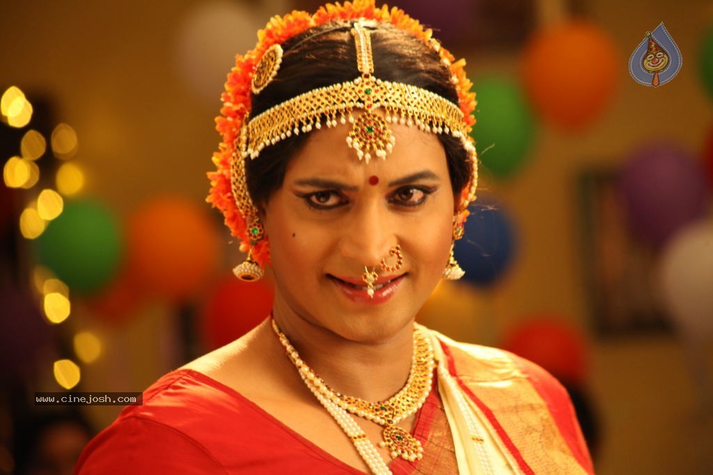 Sumanth Lady Get Up Stills in Emo Gurram Egaravachu - 11 / 38 photos