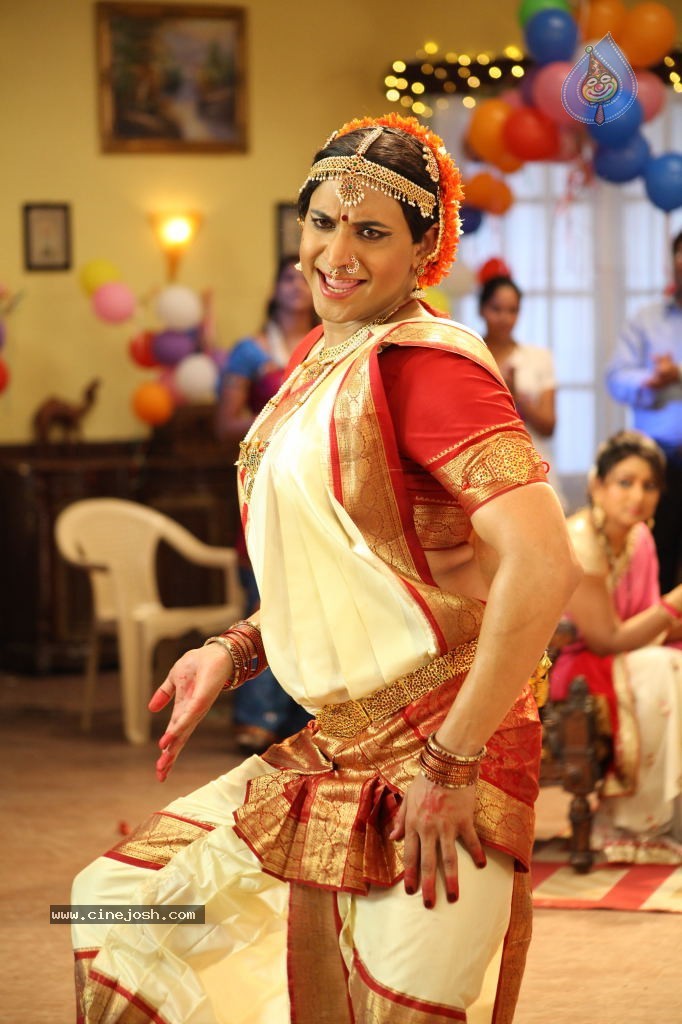 Sumanth Lady Get Up Stills in Emo Gurram Egaravachu - 12 / 38 photos