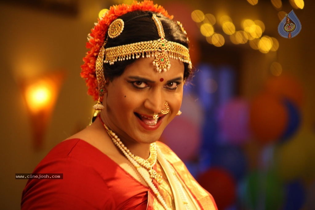 Sumanth Lady Get Up Stills in Emo Gurram Egaravachu - 37 / 38 photos