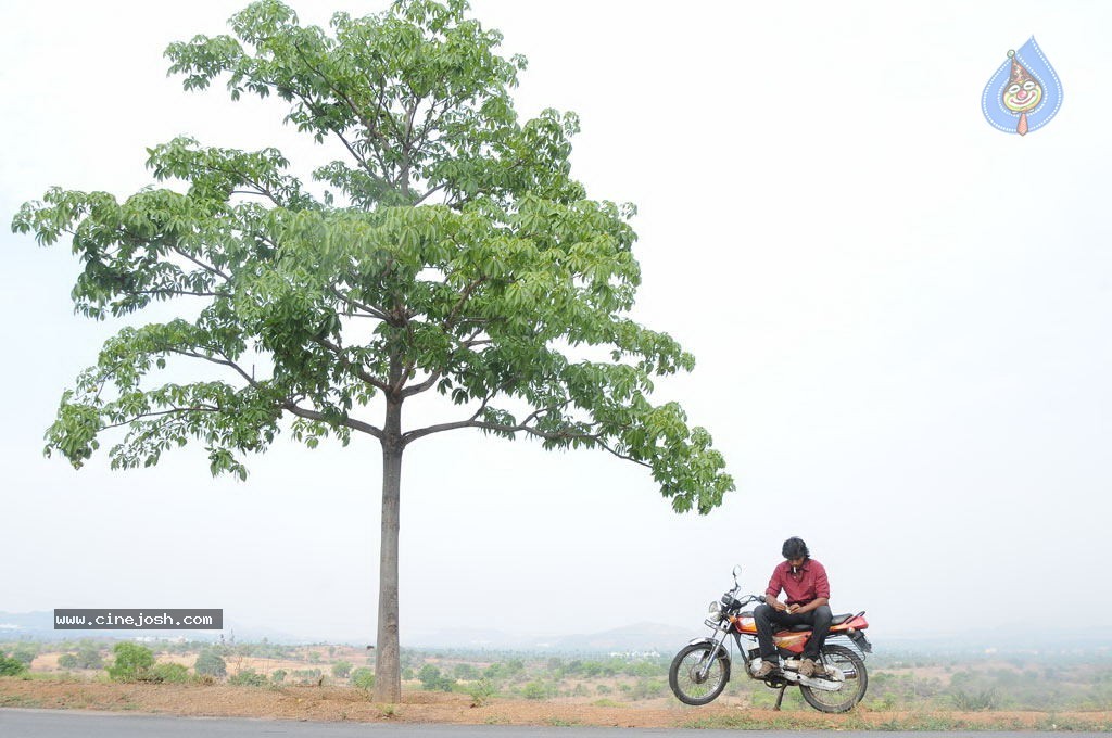 Sundattam Tamil Movie Stills - 42 / 76 photos