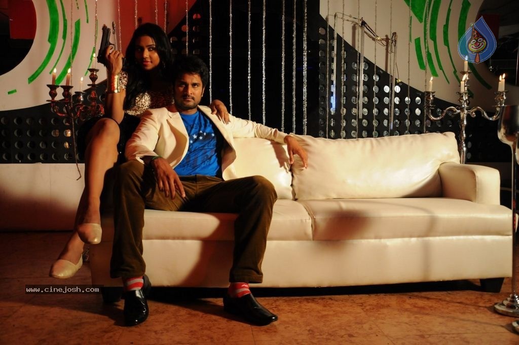Sutrula Tamil Movie New Stills - 5 / 28 photos