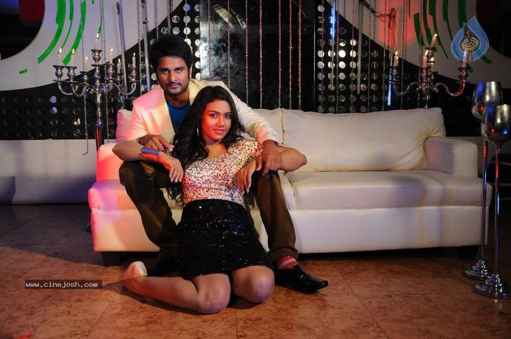 Sutrula Tamil Movie New Stills - 9 / 28 photos
