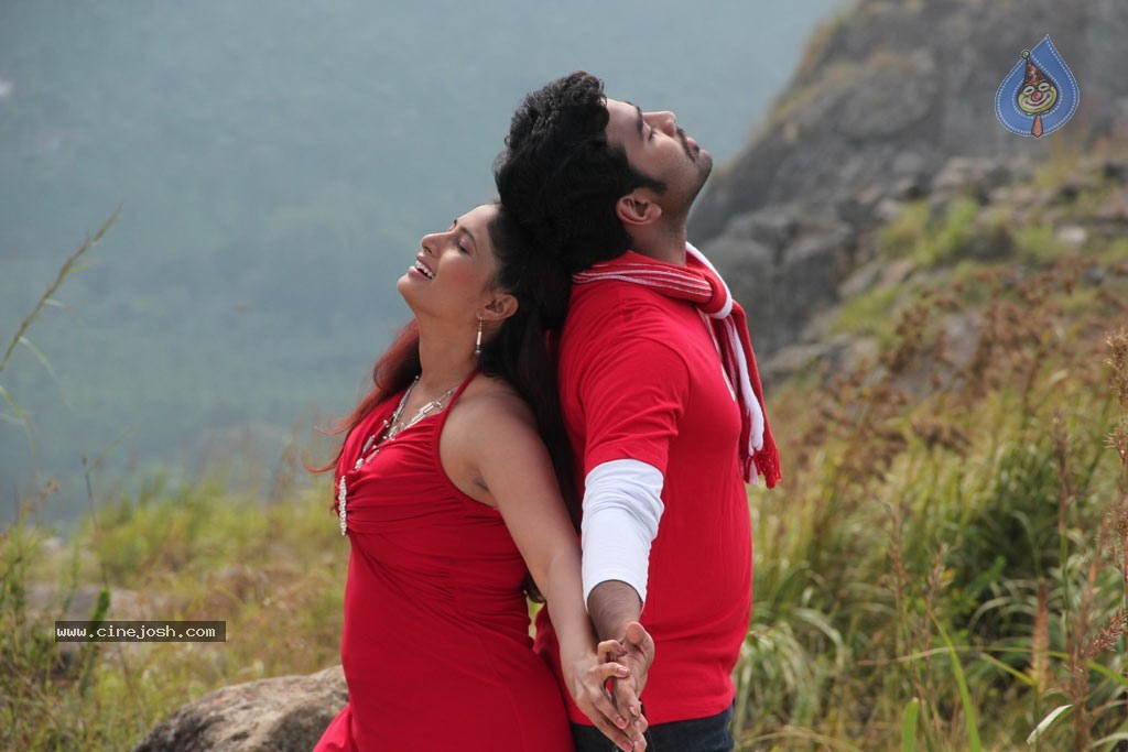 Sutrula Tamil Movie Stills - 29 / 74 photos