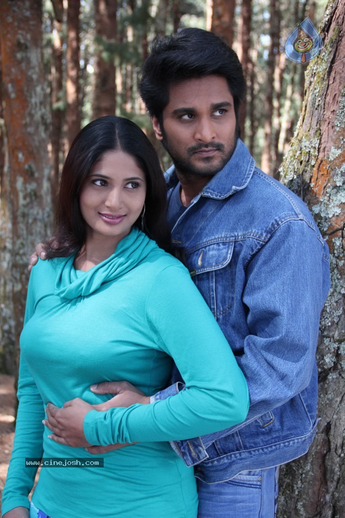 Sutrula Tamil Movie Stills - 38 / 74 photos