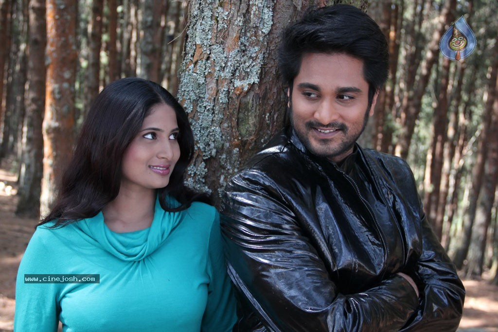 Sutrula Tamil Movie Stills - 44 / 74 photos