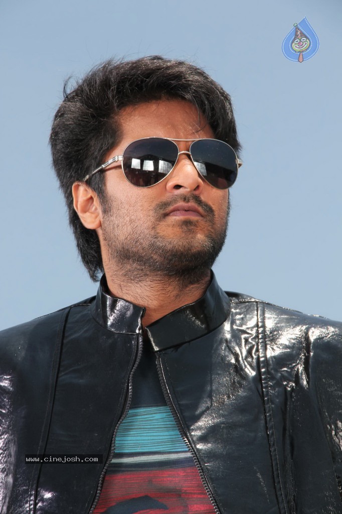 Sutrula Tamil Movie Stills - 60 / 74 photos