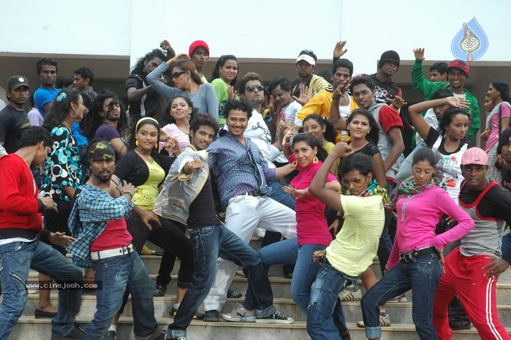 Suzhal Tamil Movie Stills - 25 / 28 photos