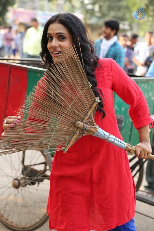 Swacch Bharat Event Pics in Pichhiga Nachav - 3 / 12 photos