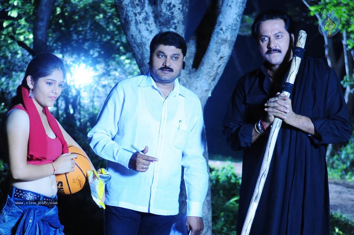 Taravata Katha Stills n Posters - 27 / 118 photos