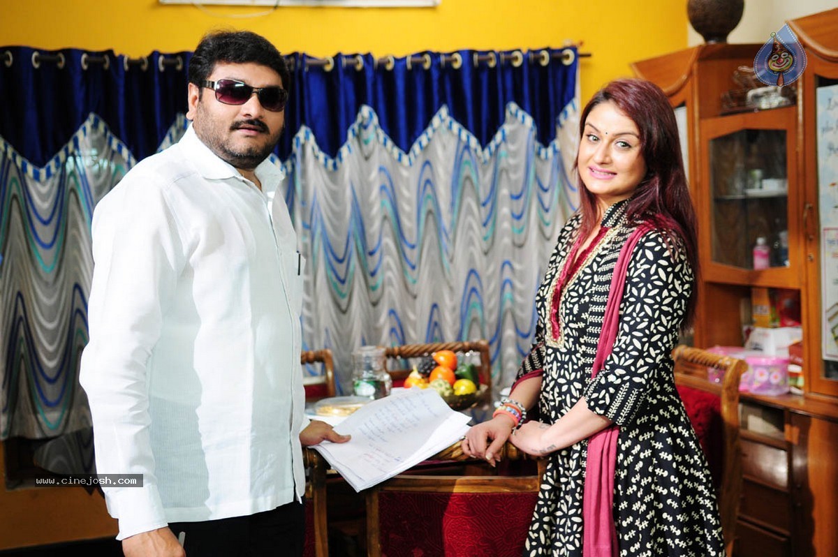 Taravata Katha Stills n Posters - 31 / 118 photos