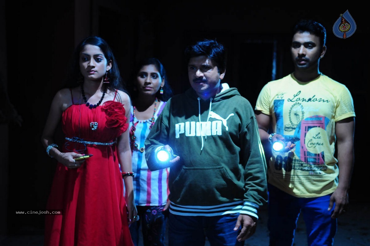 Taravata Katha Stills n Posters - 36 / 118 photos